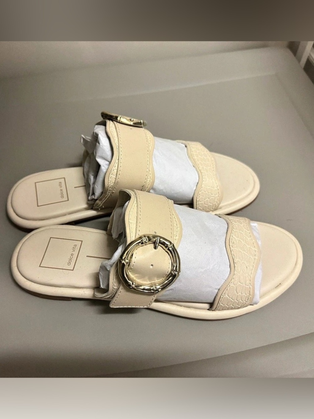 Dolce Vita Alonzo Buckle Slide Sandal Cream